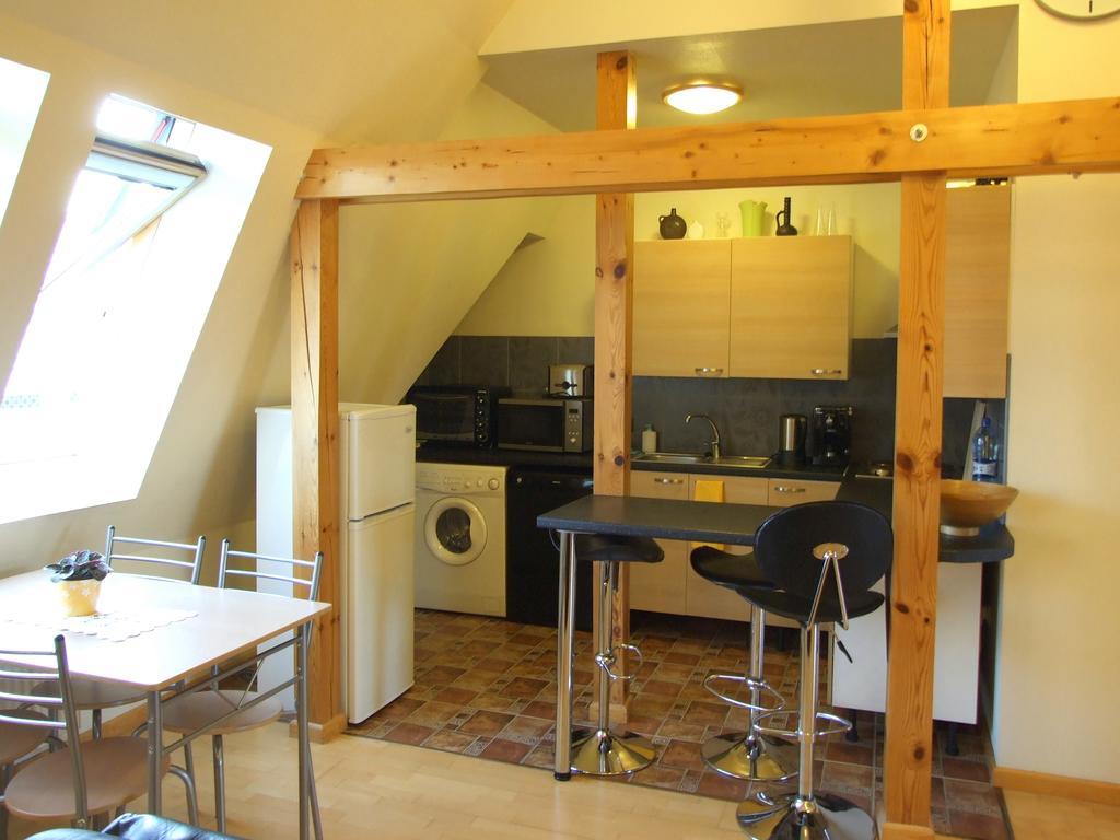 Sunlit Loft Apartment Riga Bagian luar foto