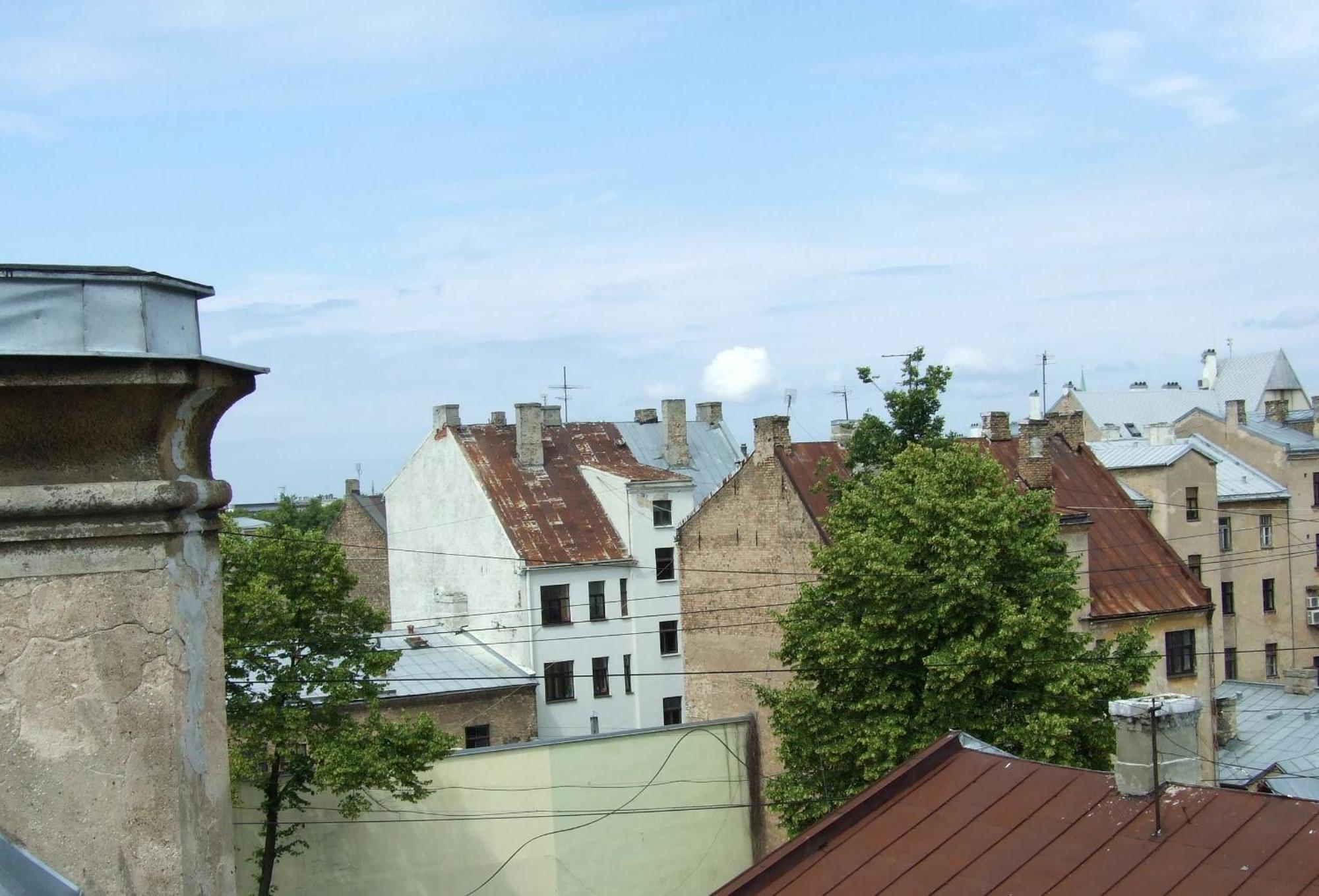 Sunlit Loft Apartment Riga Bagian luar foto