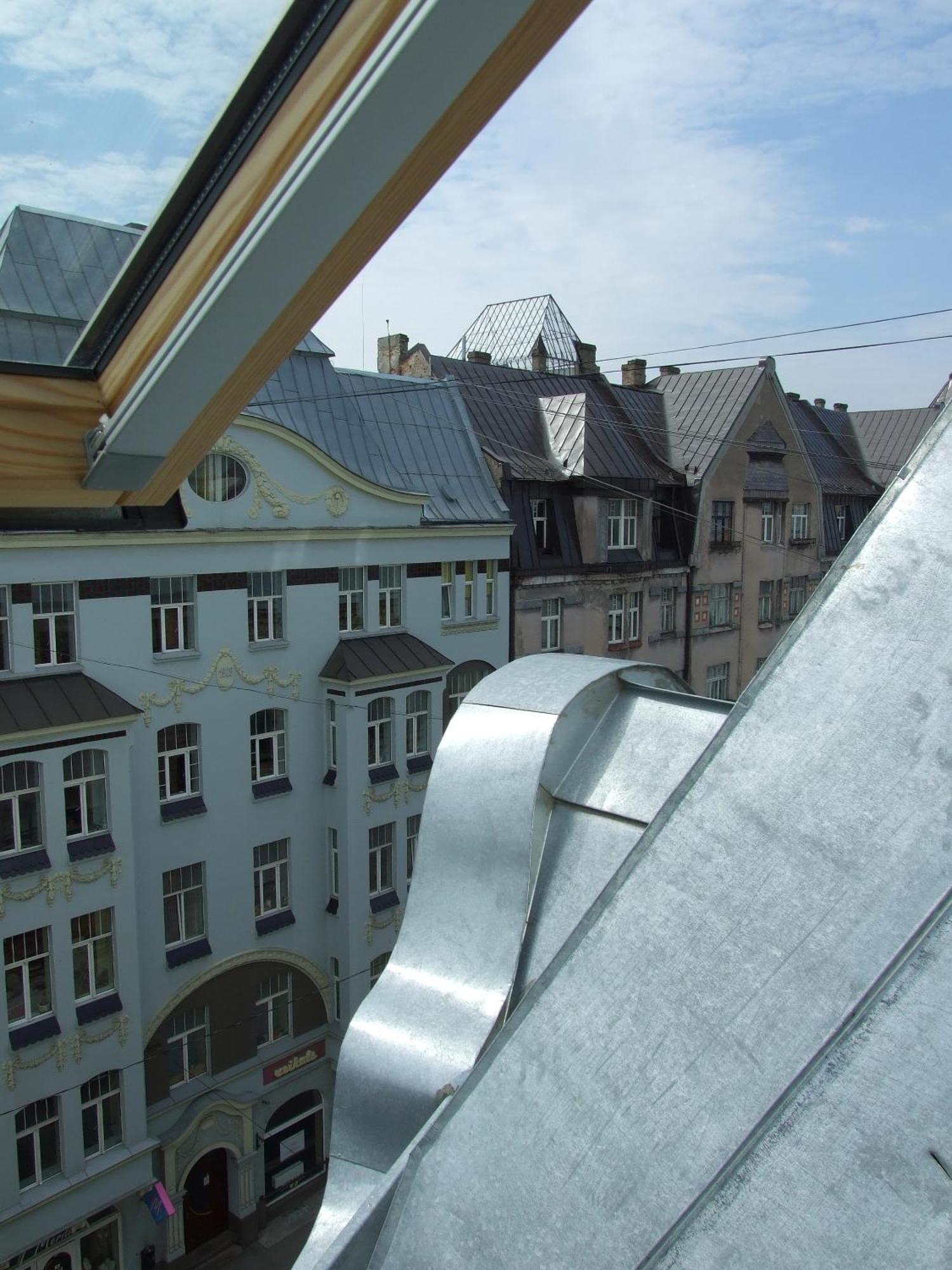Sunlit Loft Apartment Riga Bagian luar foto