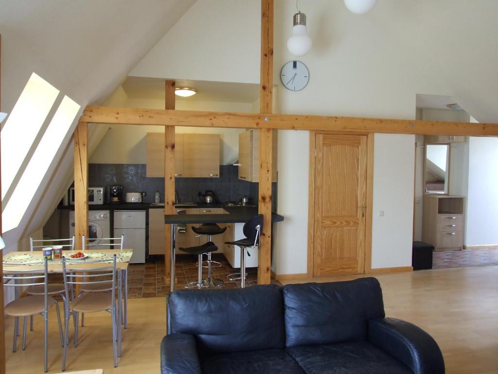 Sunlit Loft Apartment Riga Ruang foto