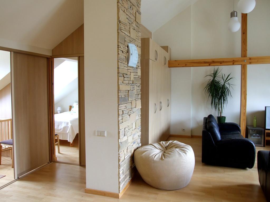 Sunlit Loft Apartment Riga Bagian luar foto