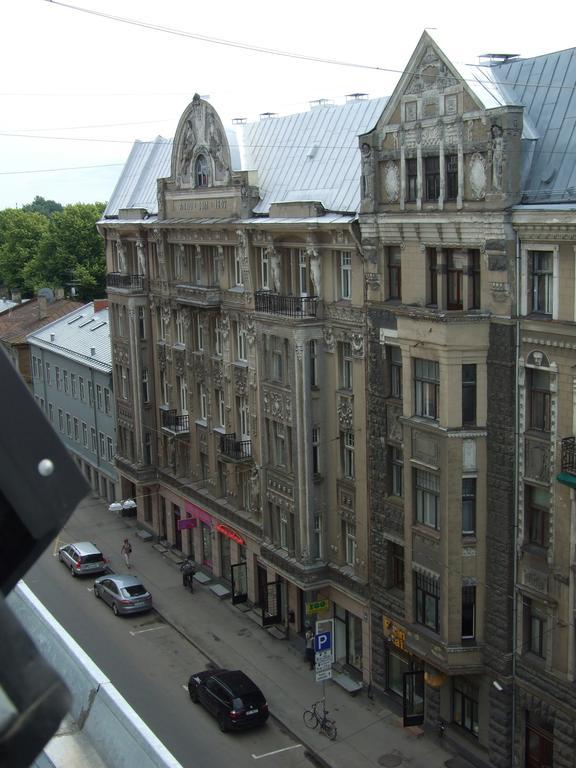 Sunlit Loft Apartment Riga Bagian luar foto